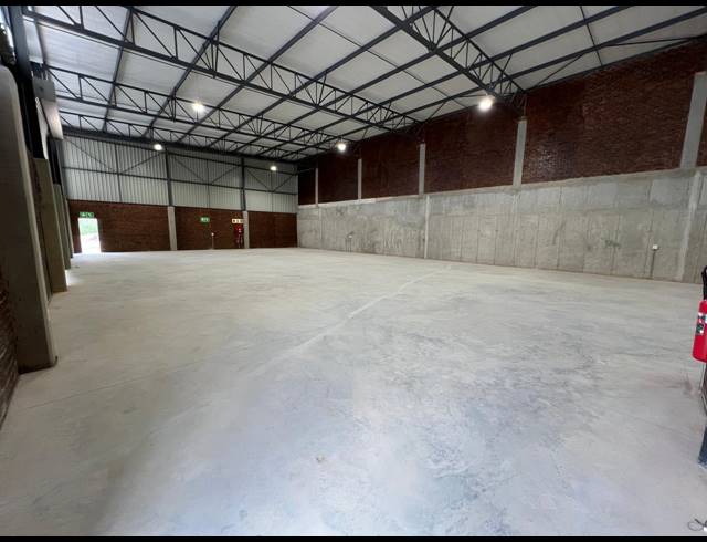495M² WAREHOUSE TO LET IN LASER PARK